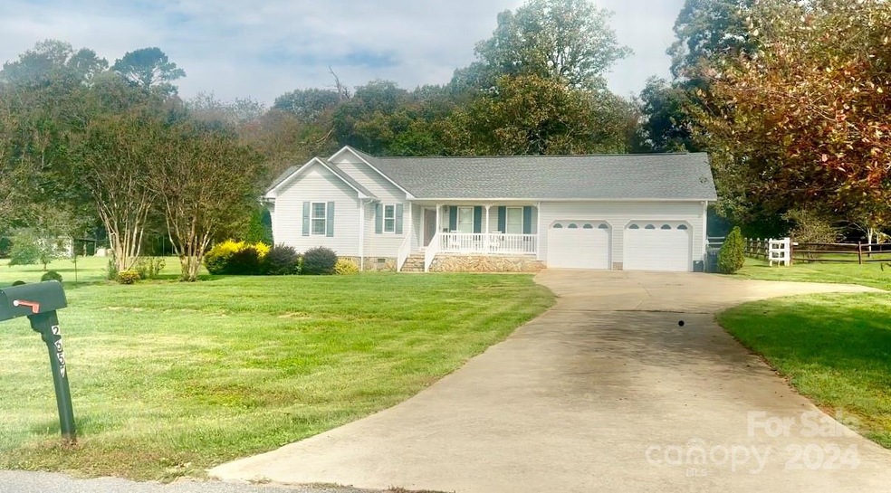 2652 Gold Rush Dr, Lincolnton, NC 28092 - photo 1