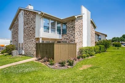 2801 Meadow Park Dr unit D, Bedford, TX 76021 - photo 1