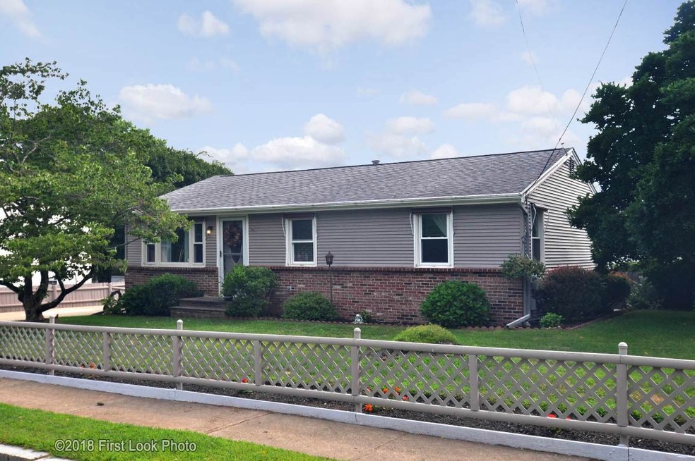 10 Hospital Rd, Riverside, RI 02915 - photo 1