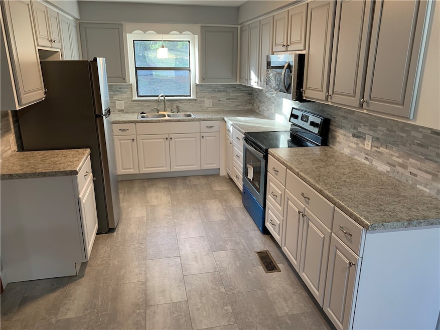 For Rent $1,400/month