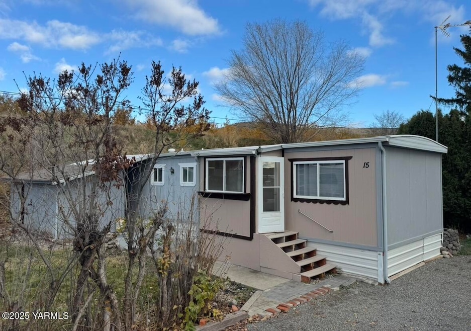 401 Moxee Ave unit 15, Naches, WA 98937 - photo 1
