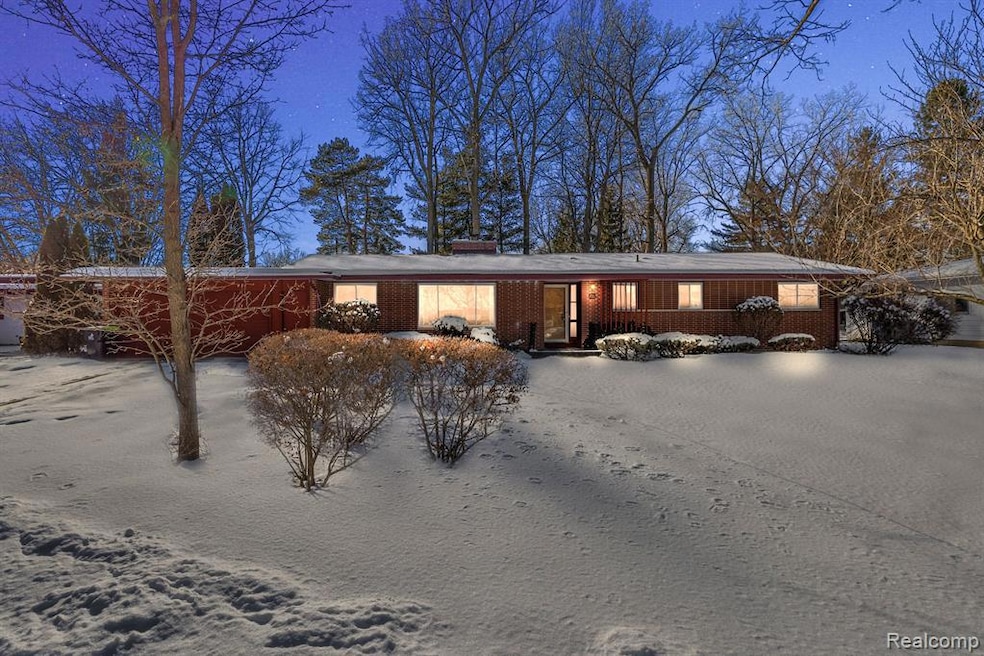 Sold $300,000 • Co-Listing Agent