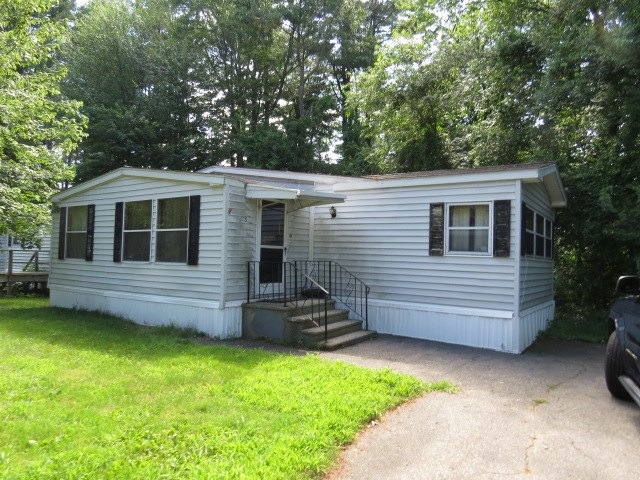 3 Zealand Park unit 3, Seabrook, NH 03874 - photo 1