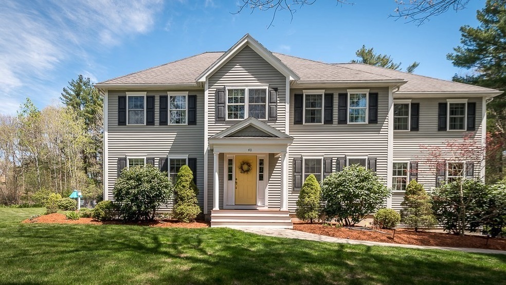 40 Longmeadow Dr, Rowley, MA 01969 - photo 1