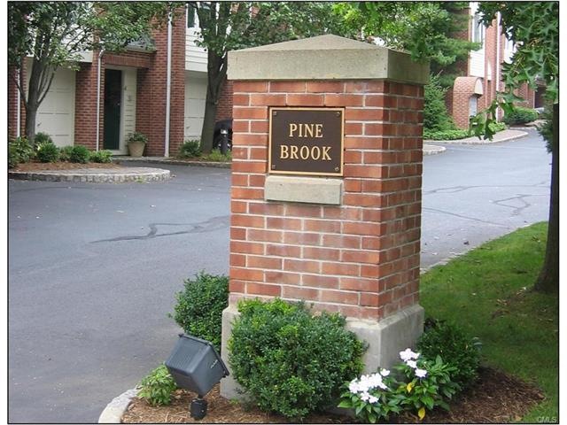 19 Pine Brook Ln unit 19, Darien, CT 06820 - photo 1