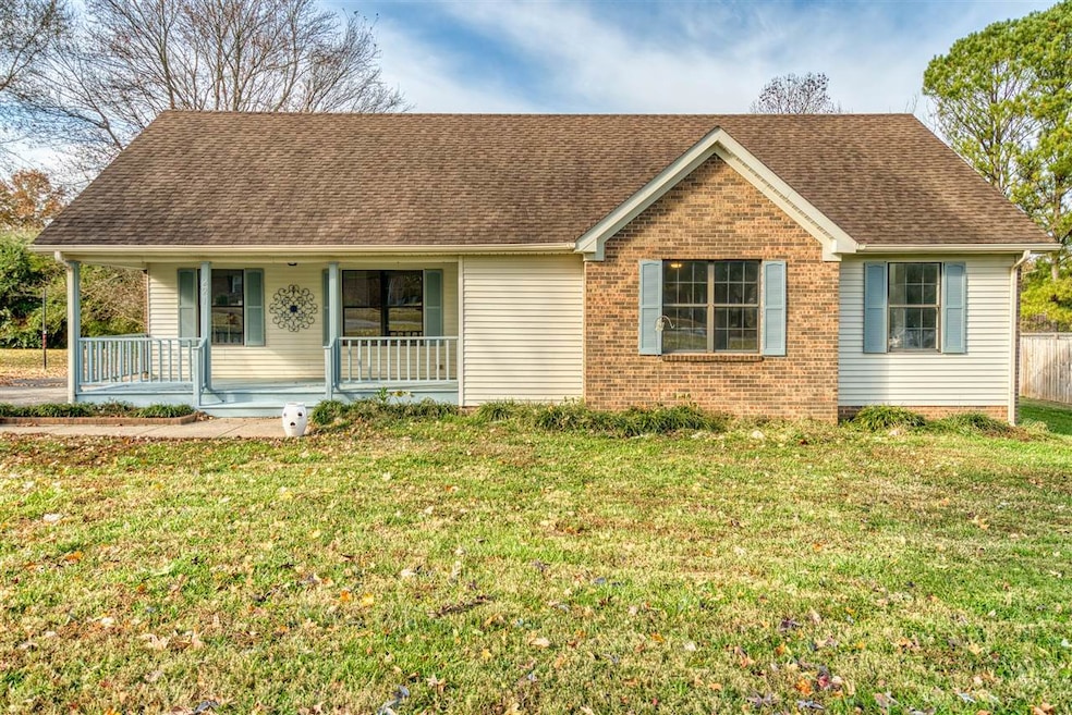221 Winston Ln, Franklin, KY 42134 - photo 1