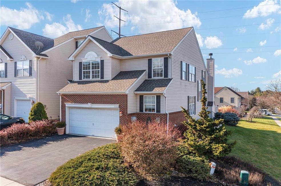 5550 Spring Ridge Dr W, Macungie, PA 18062 - photo 1