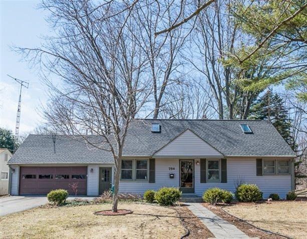 754 Flanders St, Chelsea, MI 48118 - photo 1