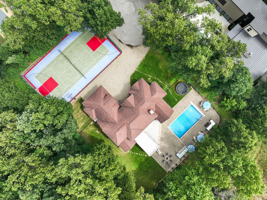 51323 Erich Ln, New Buffalo, MI 49117 - photo 1