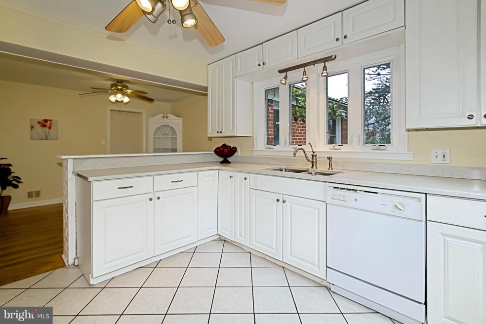 3461 Washington Dr, Falls Church, VA 22041 - photo 1