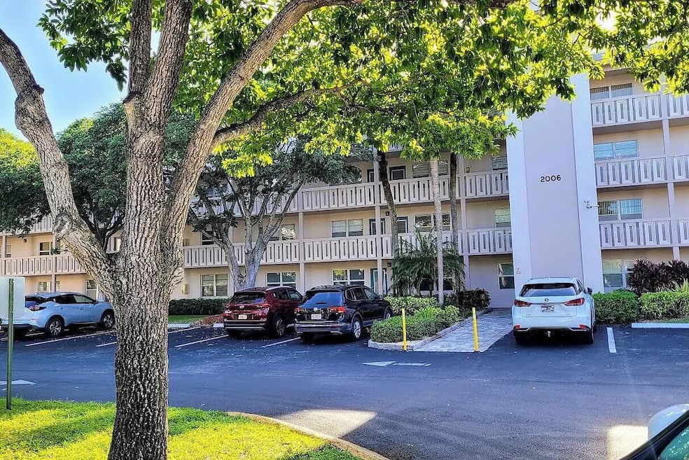 Granada Village Condo unit K3, Coconut Creek, FL 33066 - photo 1