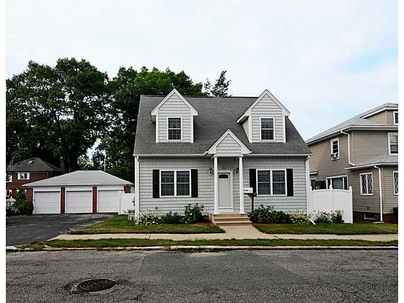 85 Sandringham Ave, Providence, RI 02908 - photo 1