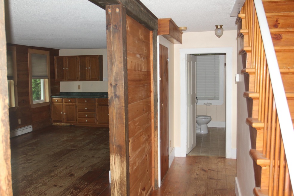 893 2nd Nh Turnpike, Claremont, NH 03743 - photo 1