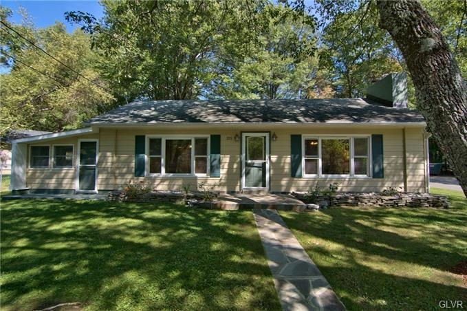2BD/1BTH Remodeled from top to bottom!
