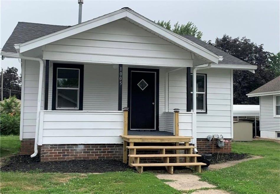 1005 N 6th Ave E, Newton, IA 50208 - photo 1