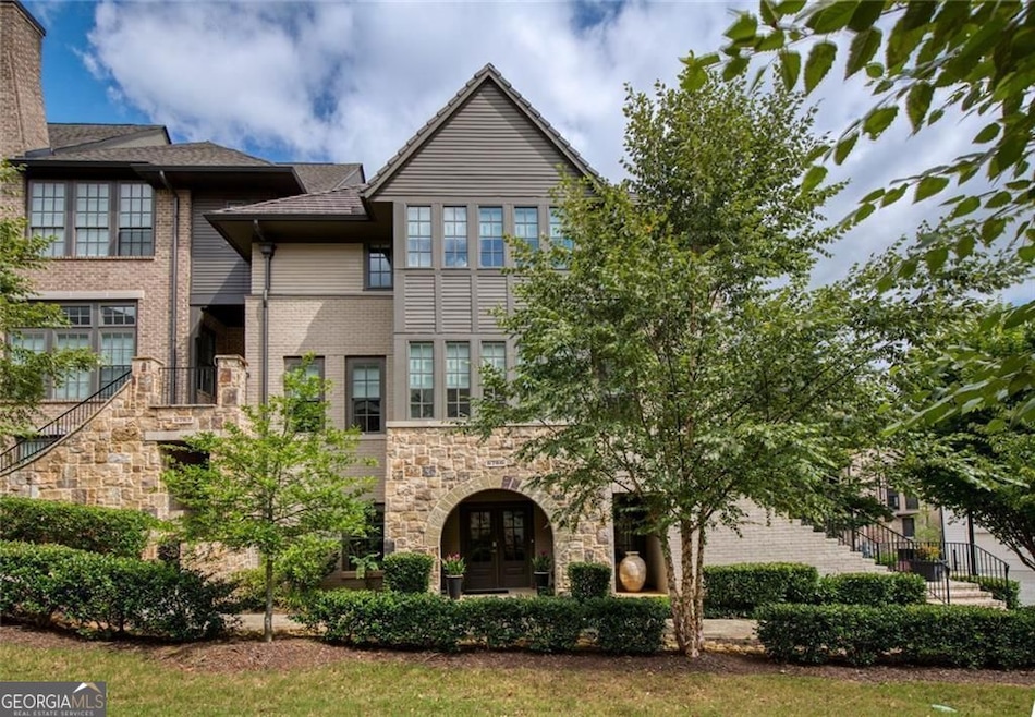 Pending $1,050,000 • Co-Listing Agent