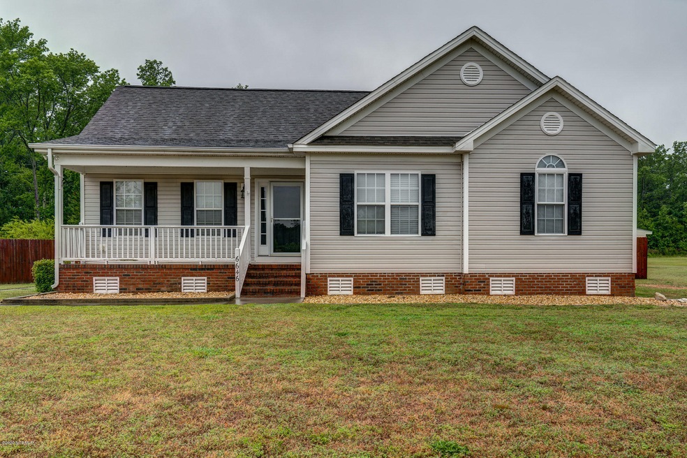 002-6646WindChimeCt-ROckyMt-NC-small