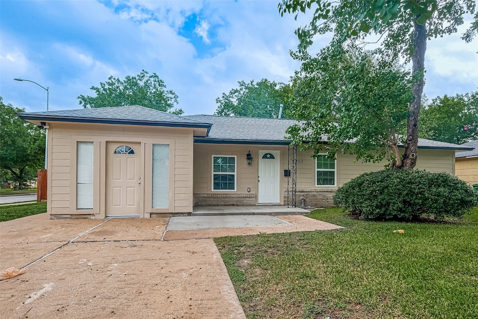 5703 Belmark St, Houston, TX 77033 - photo 1