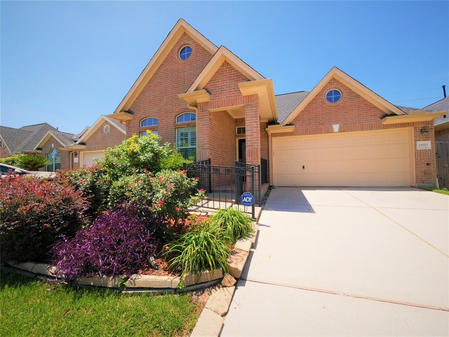 15915 Collinsville Dr, Tomball, TX 77377 - photo 1