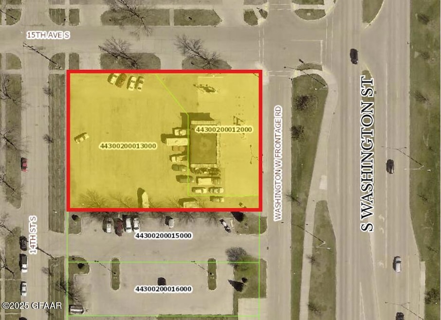 1506 S Washington St, Grand Forks, ND 58201 - photo 1