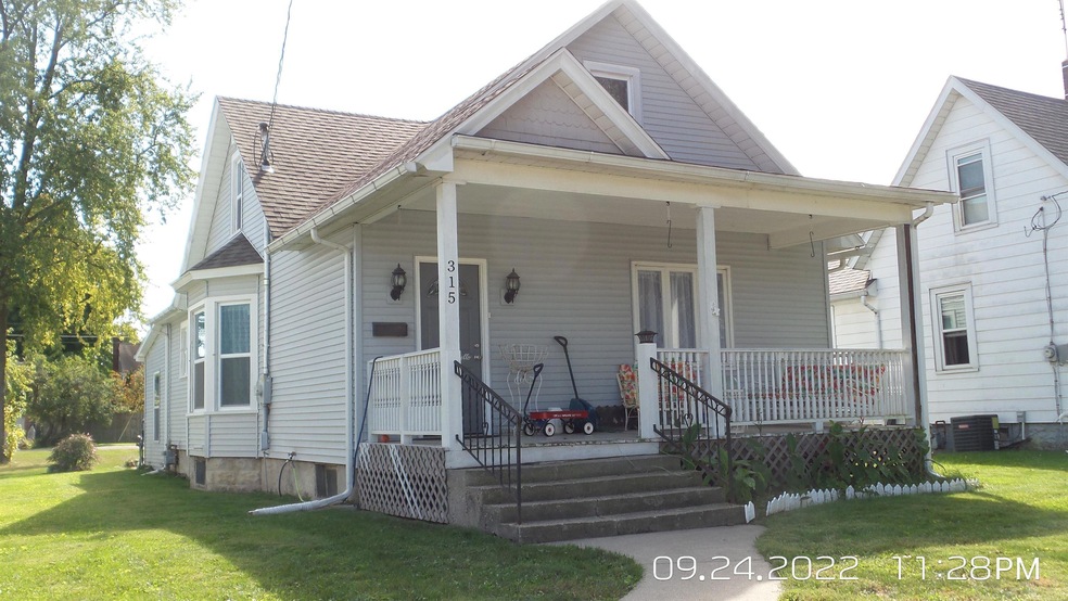 315 W 9th St, Auburn, IN 46706 - photo 1