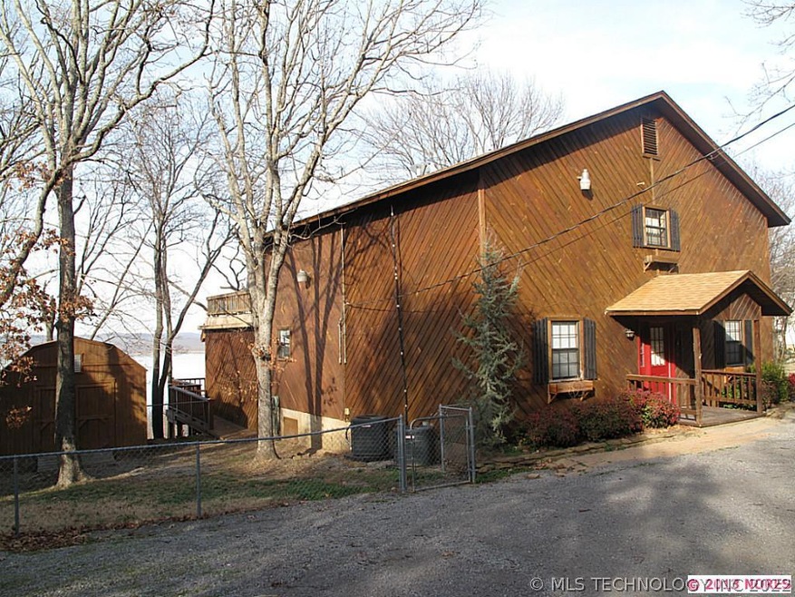 Home on ridge of Lake Tenkiller. A WOW LOCATION!