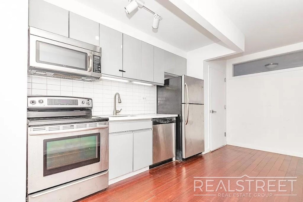 286 Stanhope St unit 5B, Brooklyn, NY 11237 - photo 1