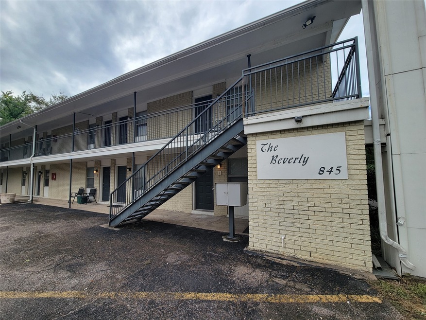 845 Beverly St unit 10, Houston, TX 77007 - photo 1