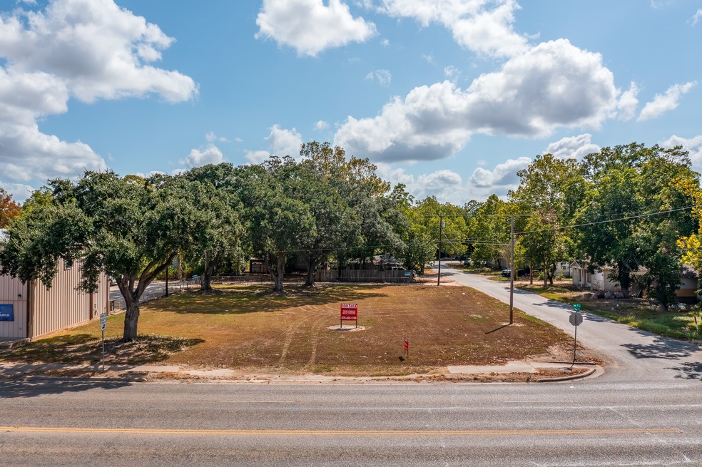 2721 Avenue F, Bay City, TX 77414 - photo 1