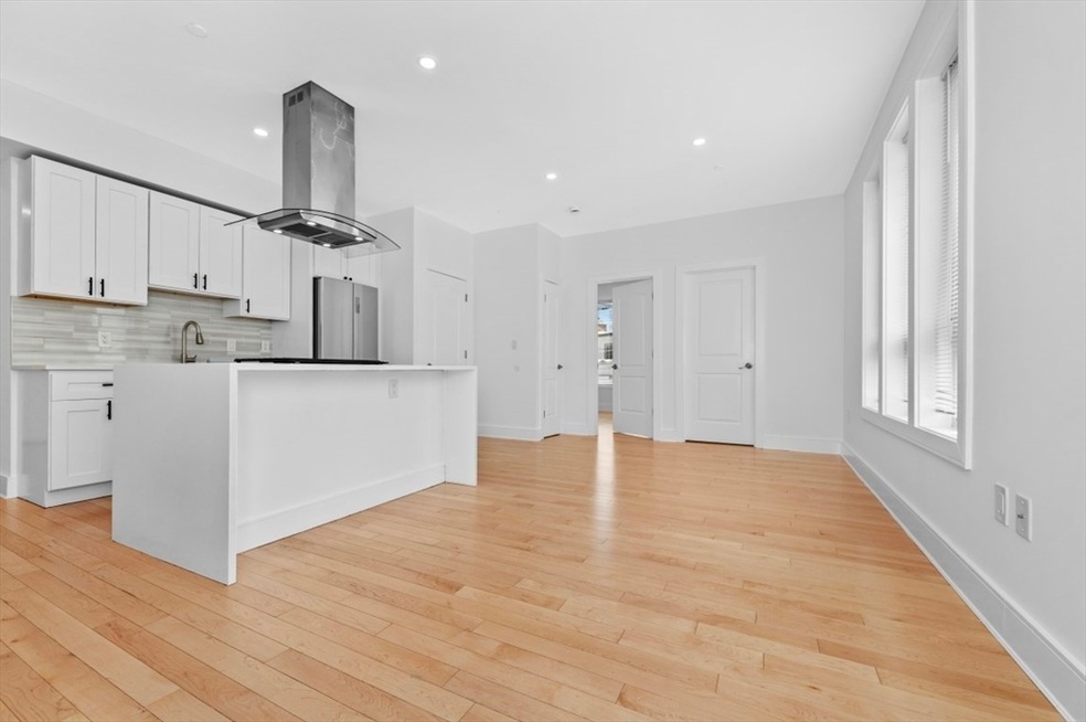 178 Washington Ave unit 305, Chelsea, MA 02150 - photo 1