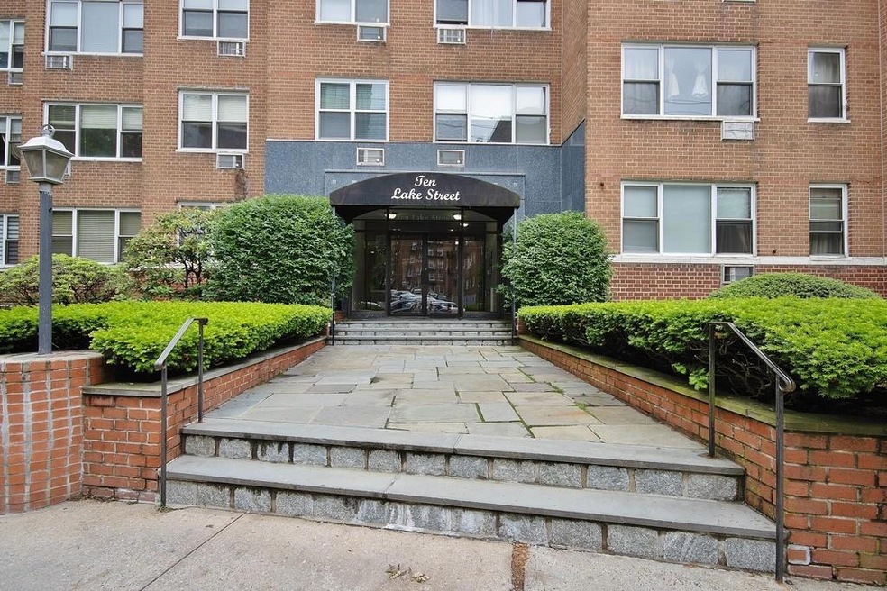 10 Lake St unit 4E, White Plains, NY 10603 - photo 1