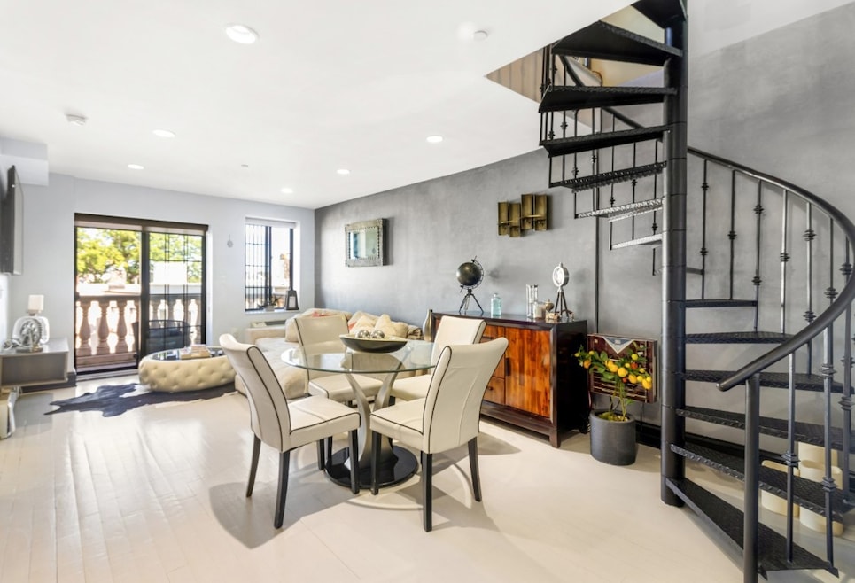 24-54 37th St unit 4R, Long Island City, NY 11103 - photo 1