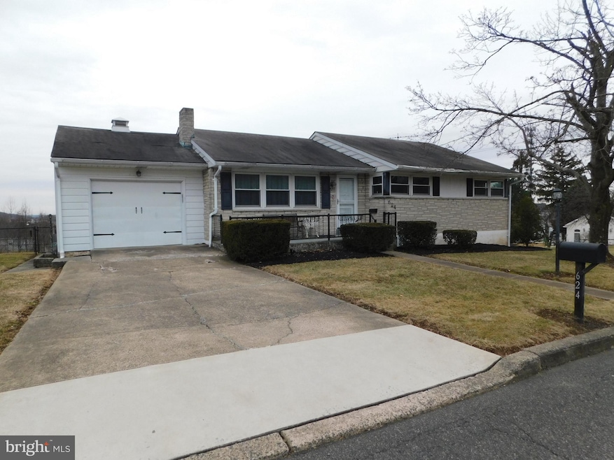 624 Cherry St, Bally, PA 19503 - photo 1