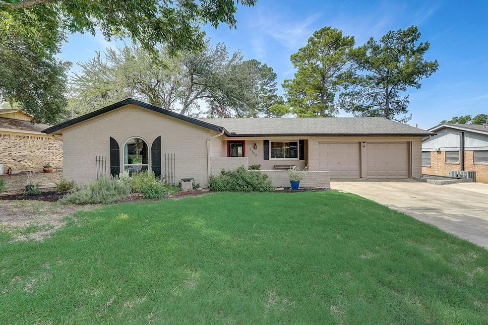 1800 Chattanooga Dr, Bedford, TX 76022 - photo 1