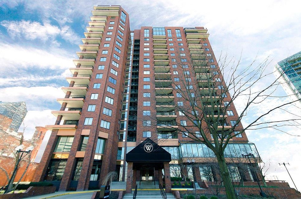 155 W Main St