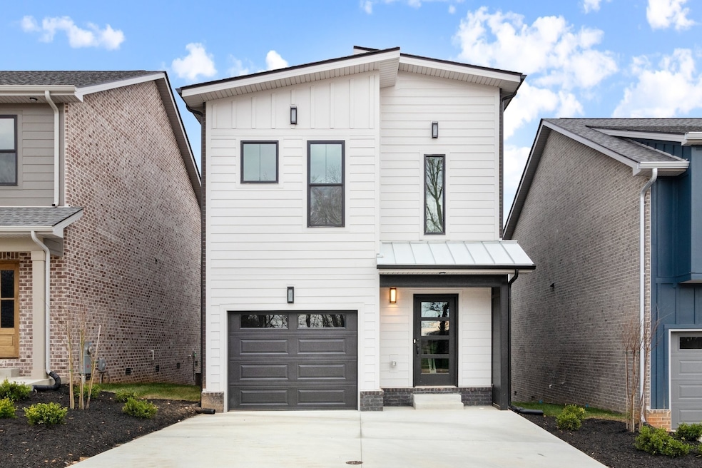 8 Dutch Dr, Clarksville, TN 37043 - photo 1