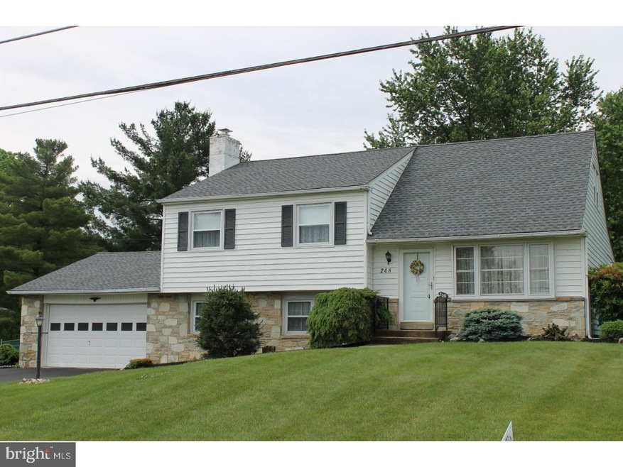 208 Surrey Rd, Chalfont, PA 18914 - photo 1