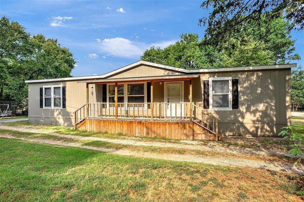 102 Mockingbird St, Ector, TX 75439 - photo 1