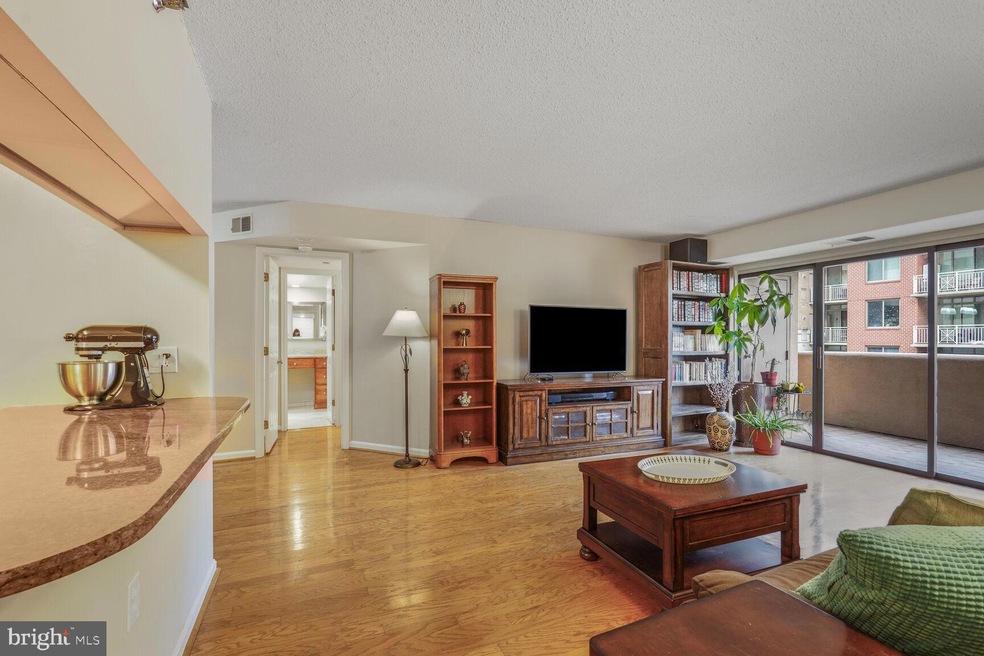 Woodbury Heights Condominium unit 810, Arlington, VA 22201 - photo 1