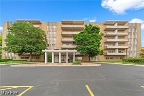 Saxon House unit 309, Rocky River, OH 44116 - photo 1