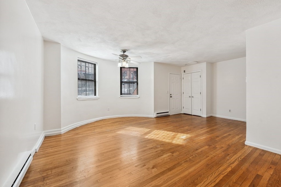 102 E Brookline St unit B, Boston, MA 02118 - photo 1
