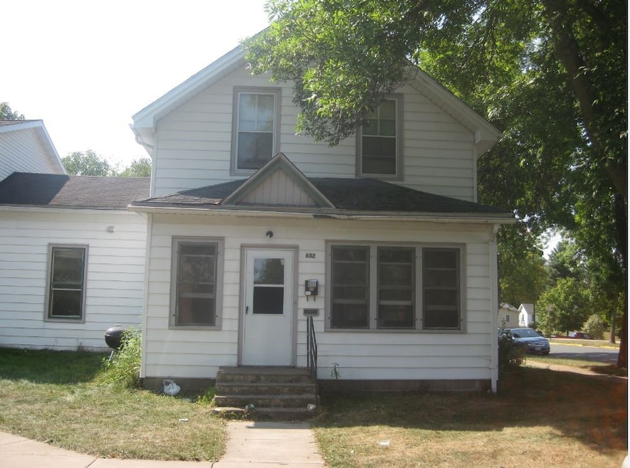 602 12th Ave E, Menomonie, WI 54751 - photo 1