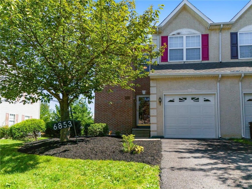 6853 Hunt Dr, Macungie, PA 18062 - photo 1