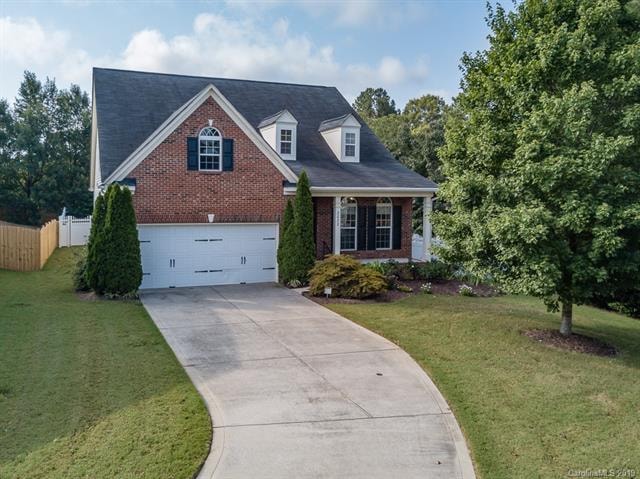 Classic  home with long driveway on quiet cul de s