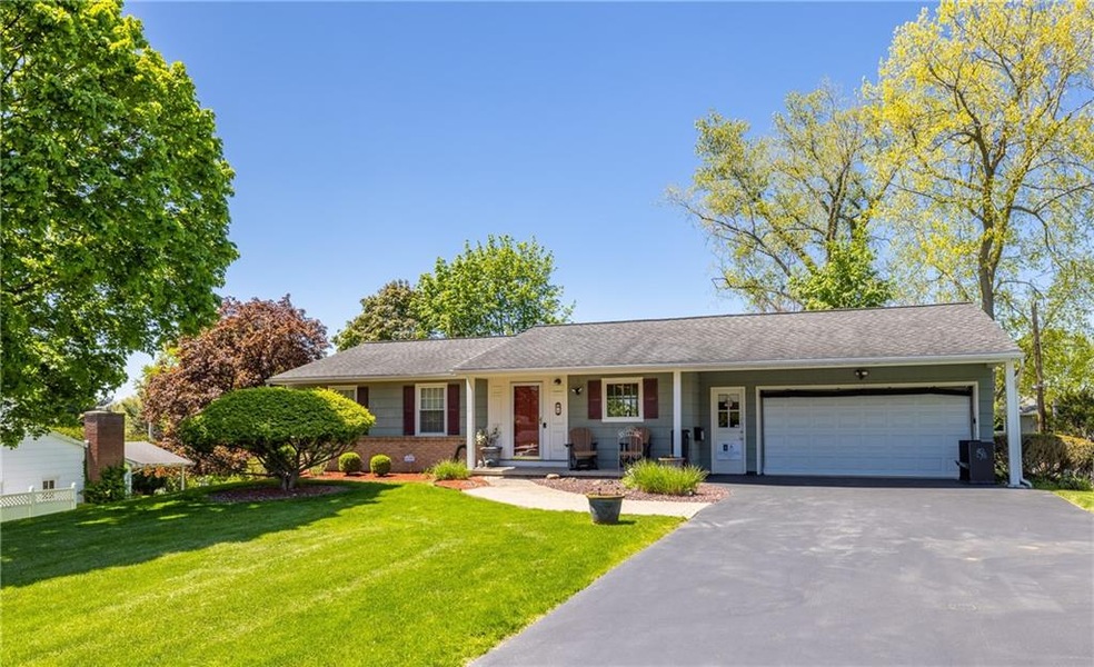 Welcome to 6 Hanford Way in Fairport!