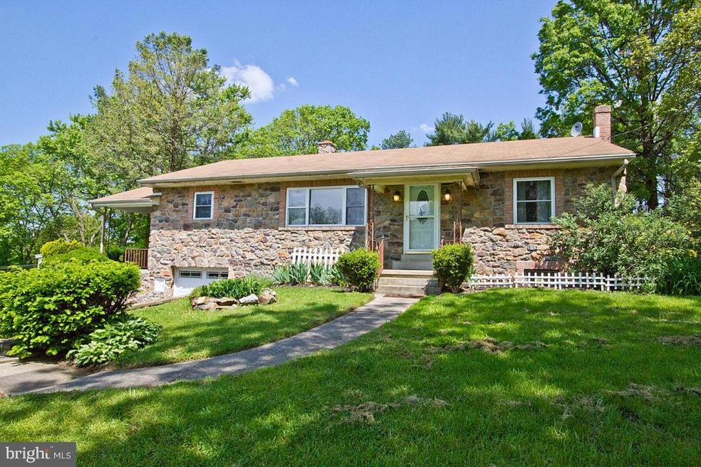 1639 Morningside Dr, Lancaster, PA 17602 - photo 1