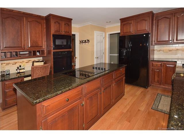 11 Benjamin Rd, Ellington, CT 06029 - photo 1