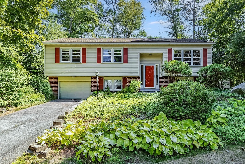 10 Arbor St, MerriMacK, NH 03054 - photo 1