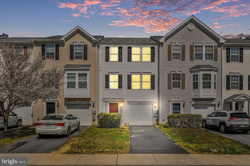 185 Scarboro Dr, Bunker Hill, WV 25413 - photo 1