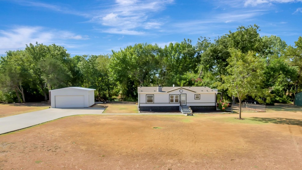 273 Kelly Brook Ln, Weatherford, TX 76087 - photo 1